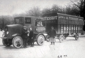 A. TESSIOT - Historique, photo de l'activité de déménagement en 1930.